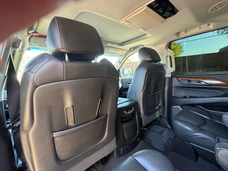 2018 Cadillac Escalade Luxury