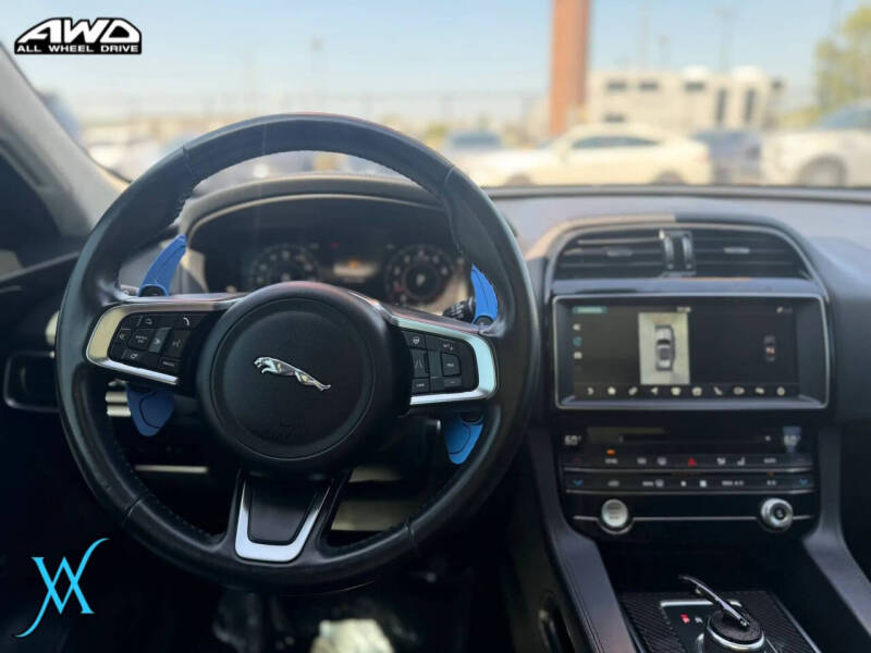 2020 Jaguar F-PACE 25t Prestige