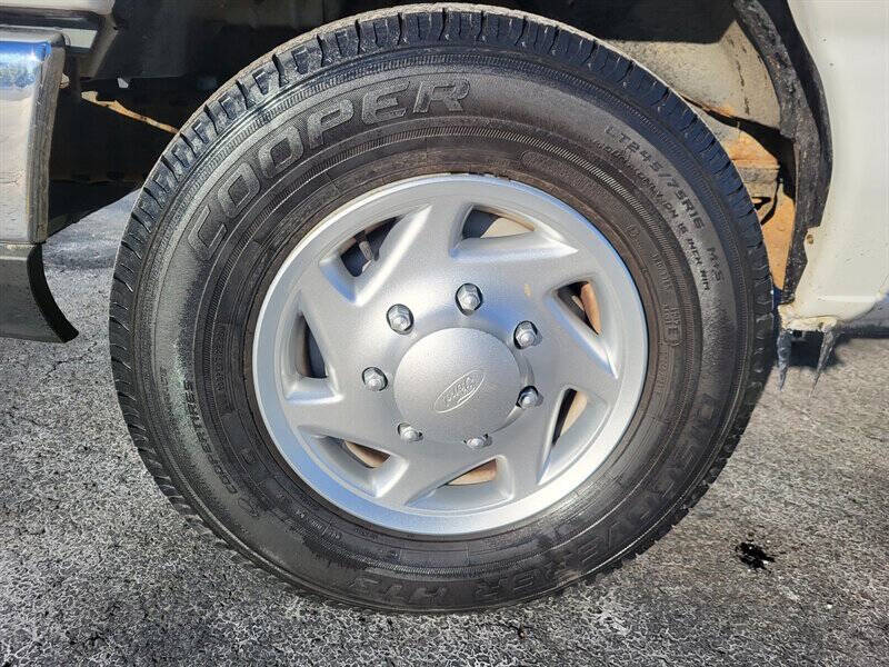 2011 Ford E-Series E-350 SD XL