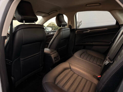 2017 Ford Fusion Hybrid SE