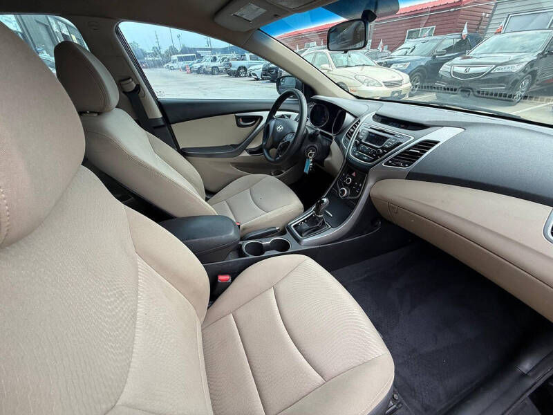 2014 Hyundai Elantra SE