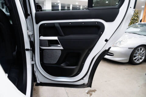 2023 Land Rover Defender 130 SE