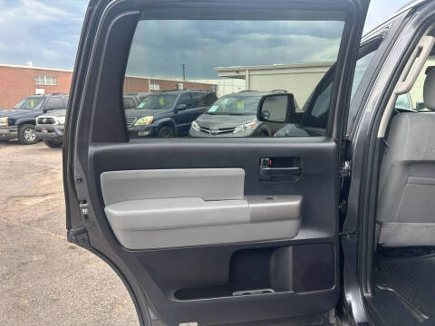 2015 Toyota Sequoia SR5