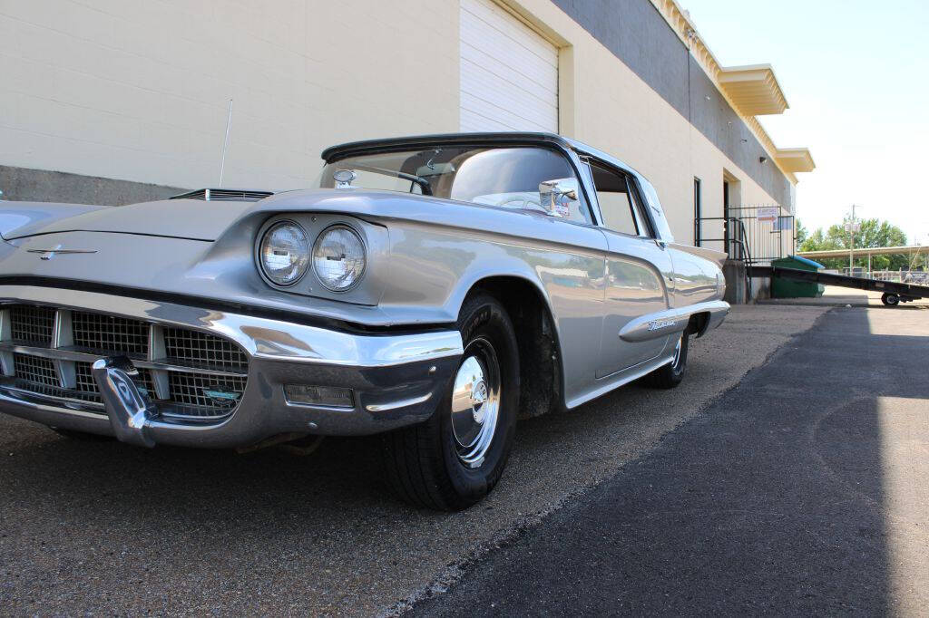 1960 Ford Thunderbird 8