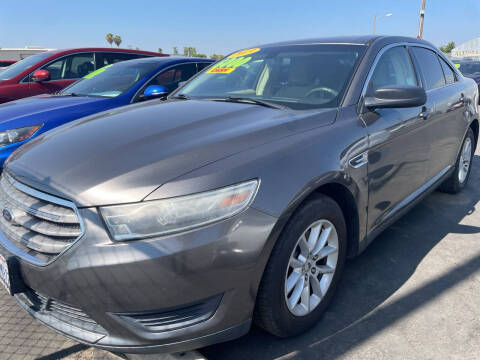 2013 Ford Taurus SE