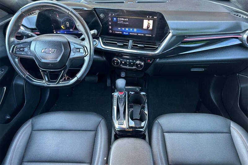 2025 Chevrolet Trax RS