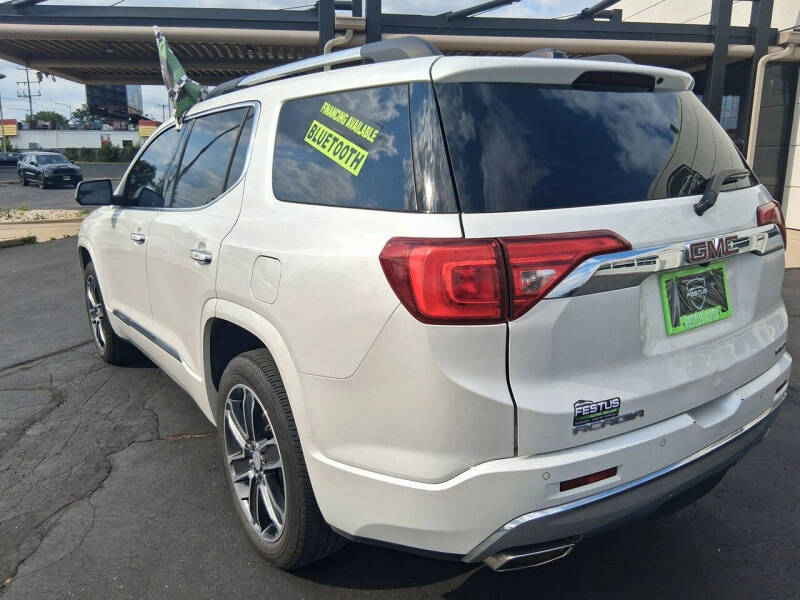 2017 GMC Acadia Denali