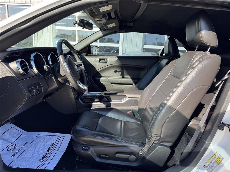 2006 Ford Mustang V6 Deluxe