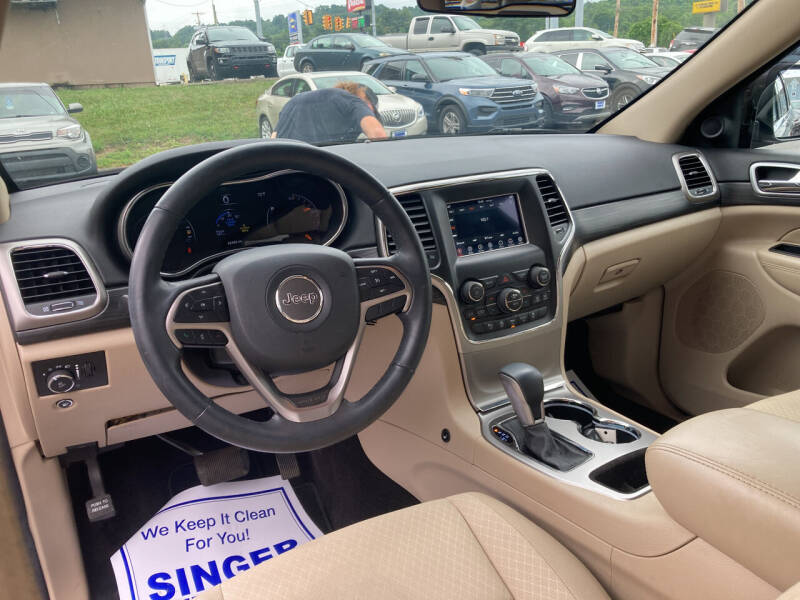 2019 Jeep Grand Cherokee Laredo E photo 20