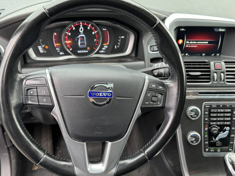 2016 Volvo XC60 T5 Drive-E Premier