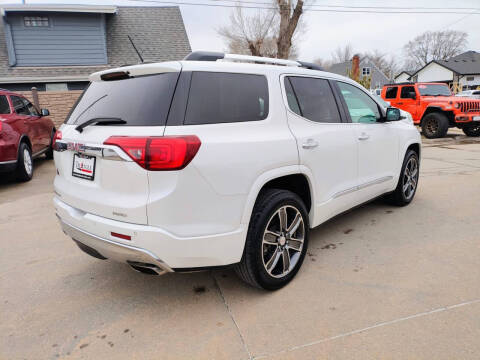 2017 GMC Acadia Denali