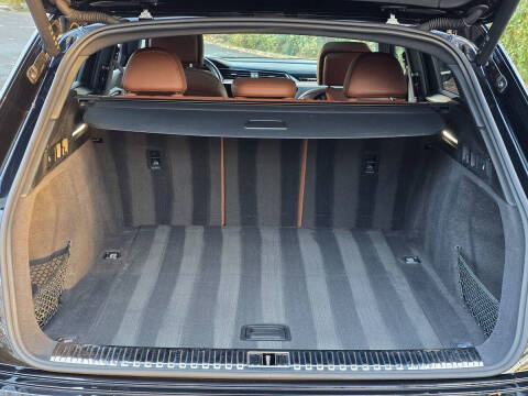 2024 Audi Q8 e-tron quattro Premium Plus