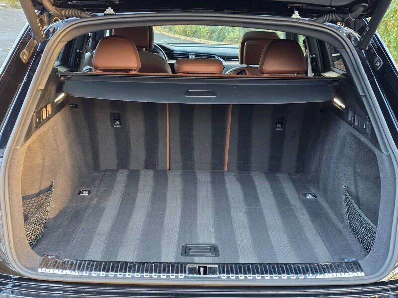 2024 Audi Q8 e-tron quattro Premium Plus