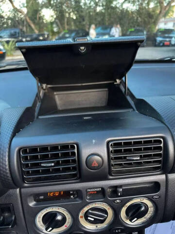 2005 Toyota MR2 Spyder