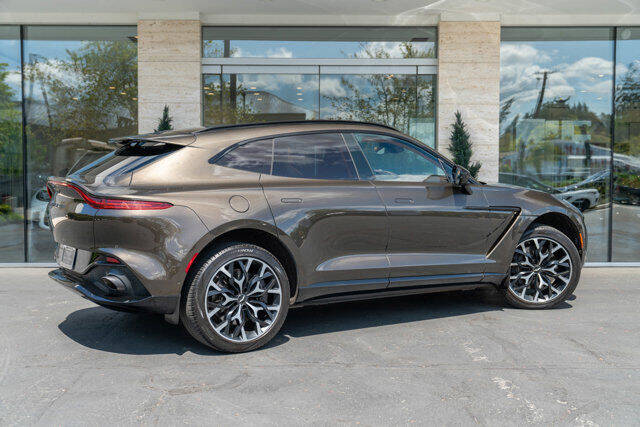 2021 Aston Martin DBX