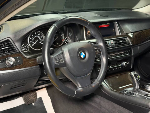 2016 BMW 5 Series 528i