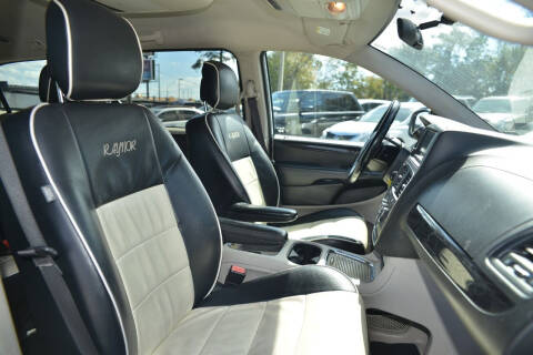 2015 Dodge Grand Caravan SXT Plus