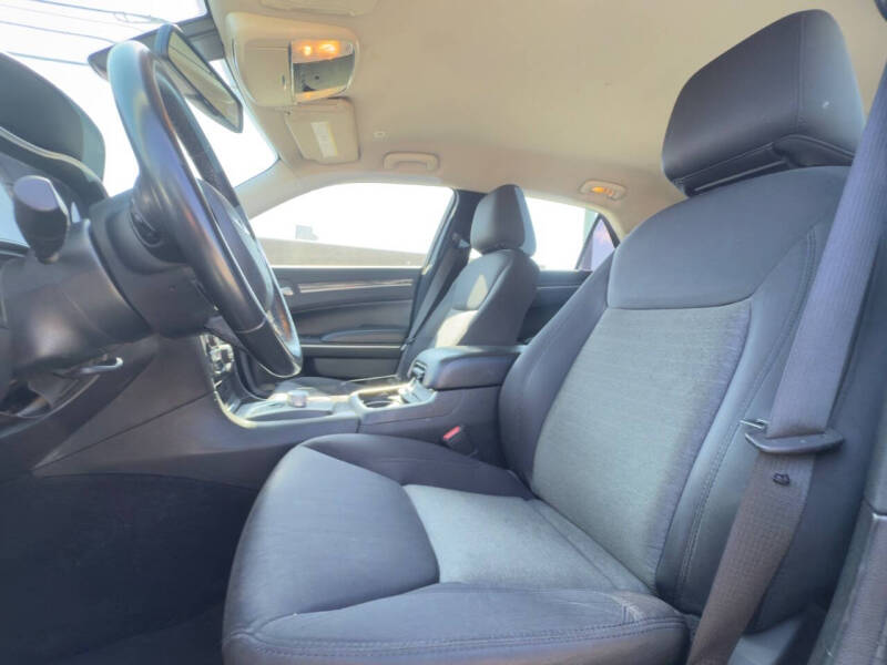 2021 Chrysler 300 Touring