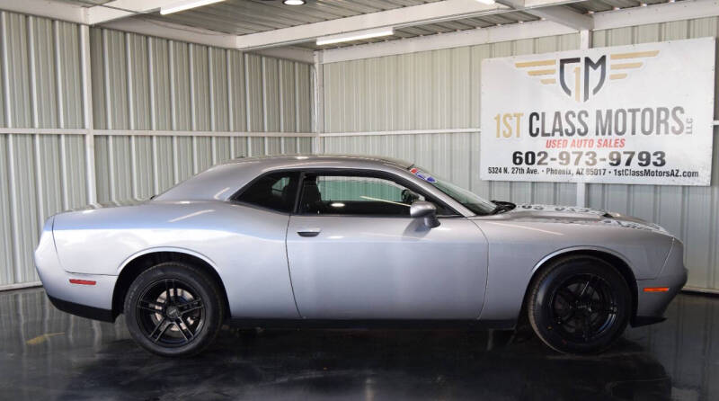 2016 Dodge Challenger SXT photo 6