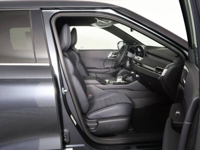 2026 Mitsubishi Outlander LE
