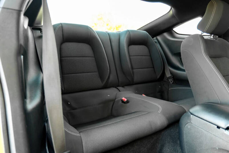 2015 Ford Mustang V6