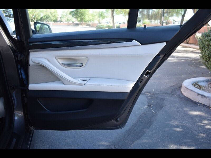 2012 BMW 5 Series 528i