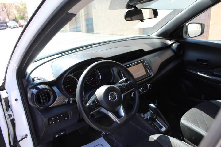 2020 Nissan Kicks S