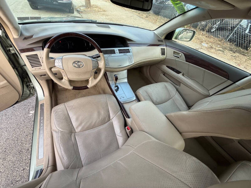 2010 Toyota Avalon XLS