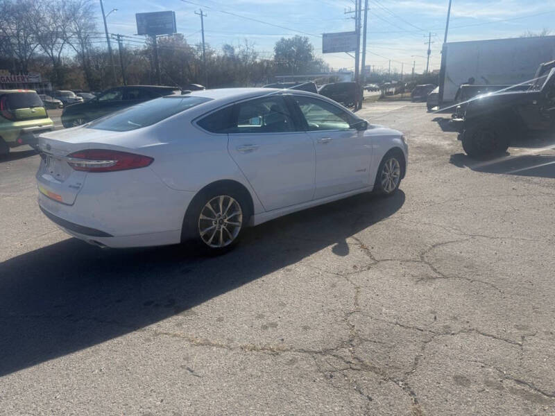 2017 Ford Fusion Hybrid SE