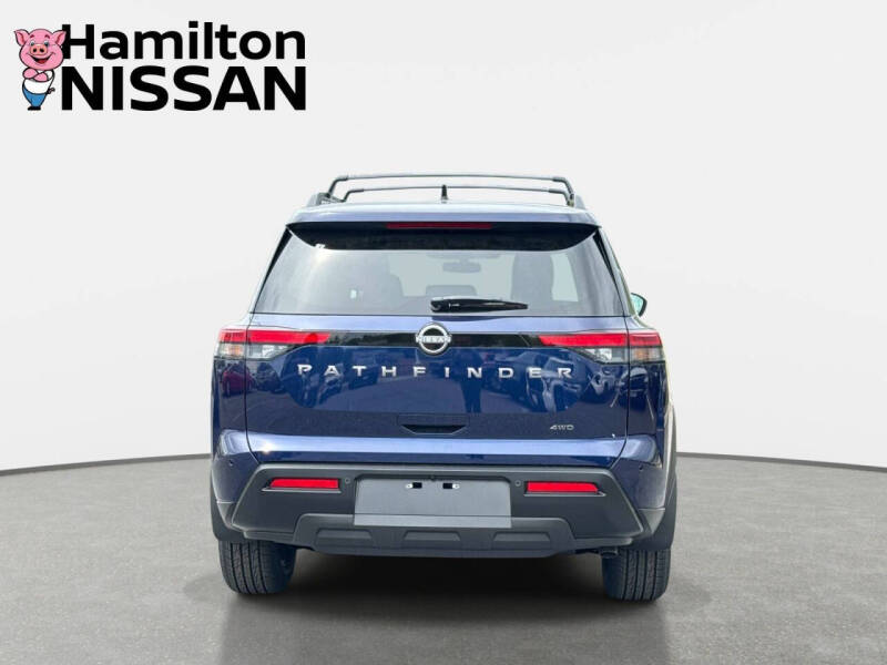 2026 Nissan Pathfinder SV