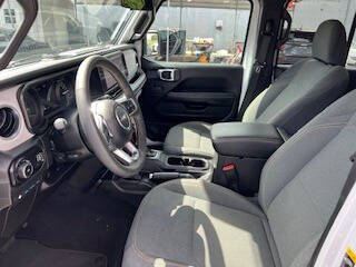 2024 Jeep Wrangler Sahara 4xe