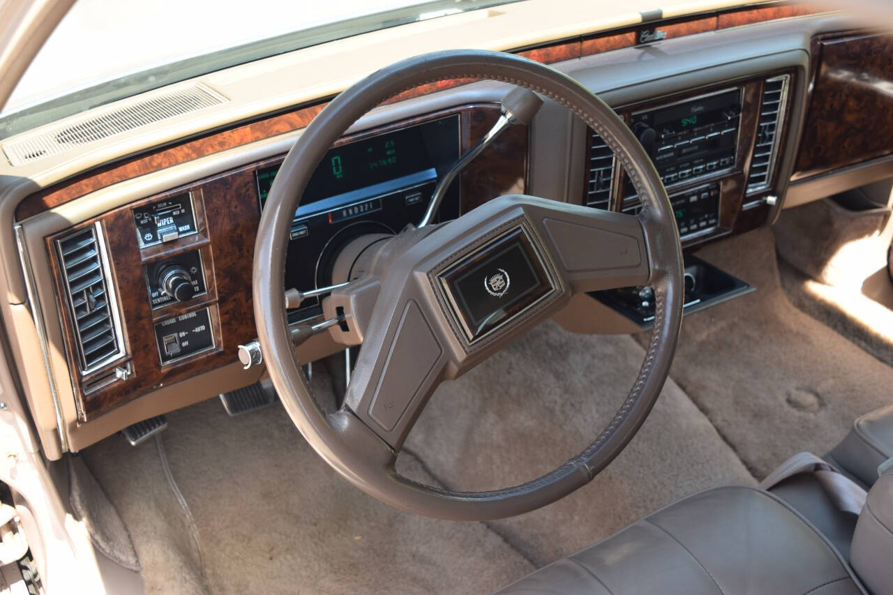 1991 Cadillac Brougham 213