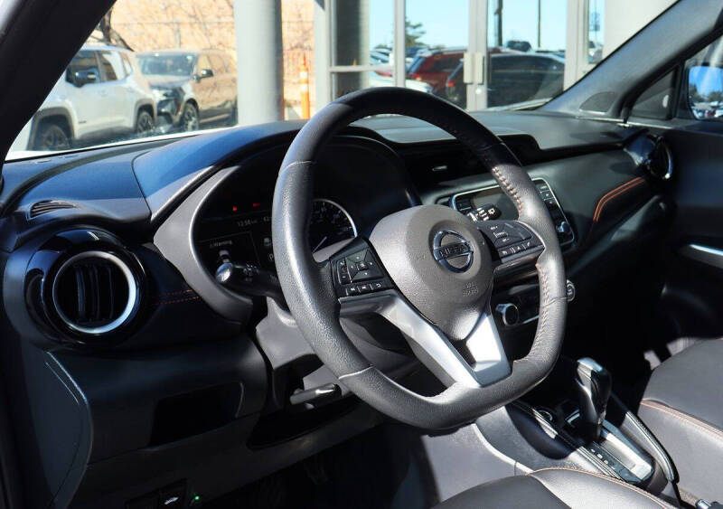2020 Nissan Kicks SR