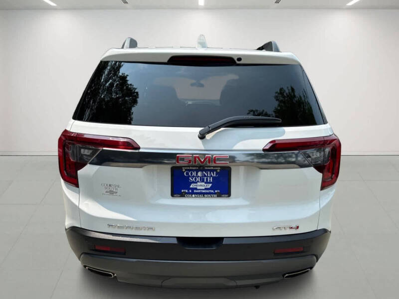 2023 GMC Acadia AT4