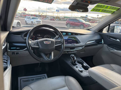 2023 Cadillac XT4 Premium Luxury