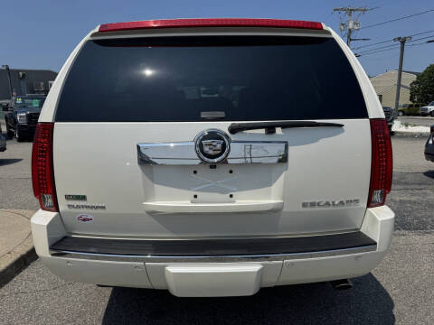 2011 Cadillac Escalade Platinum Edition