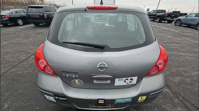 2009 Nissan Versa S photo 11