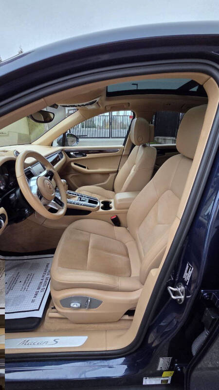 2015 Porsche Macan S