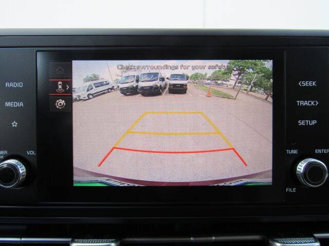 2023 Kia Carnival LX