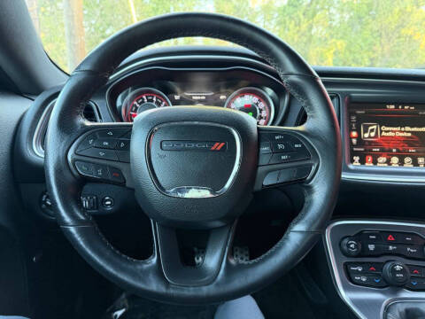 2016 Dodge Challenger R/T Shaker