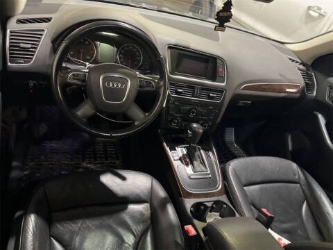 2011 Audi Q5 2.0T quattro Premium