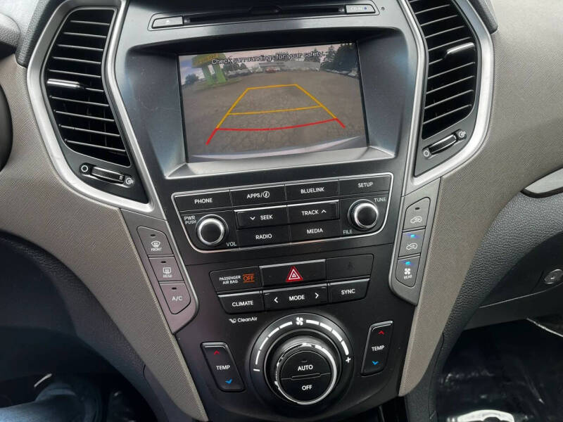 2017 Hyundai Santa Fe SE