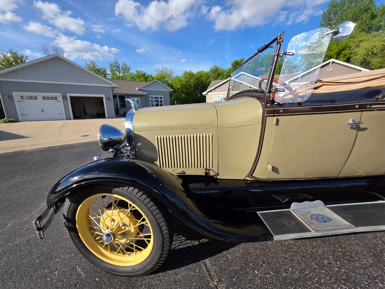 1928 Ford Roadster 29