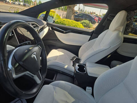 2017 Tesla Model X 90D