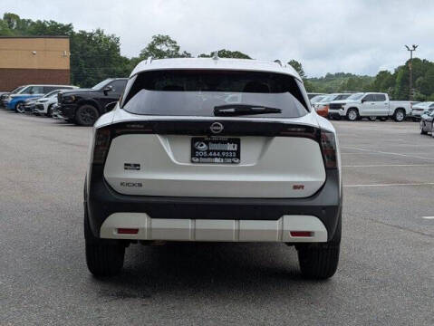 2025 Nissan Kicks SR