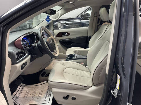 2020 Chrysler Pacifica Limited 35th Anniversary