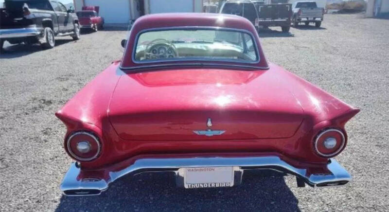 1957 Ford Thunderbird
