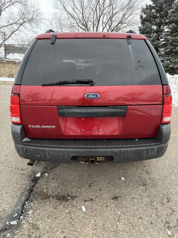 2004 Ford Explorer XLS
