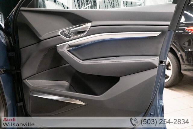 2024 Audi Q8 e-tron quattro Premium Plus