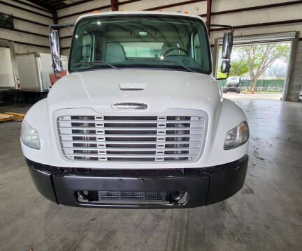 2017 Freightliner M2 106